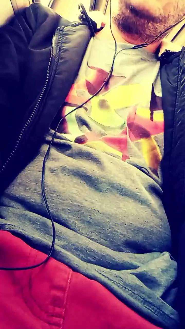 JoeGol96 on Cam4 