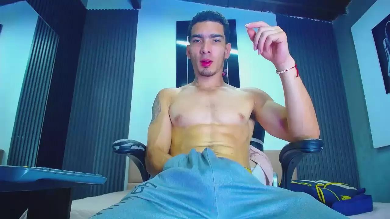 JohnApolo on Cam4 