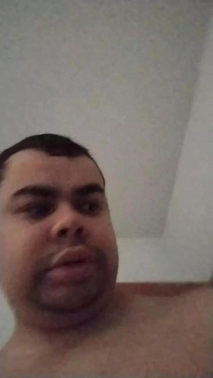 jonathan475 on Cam4 
