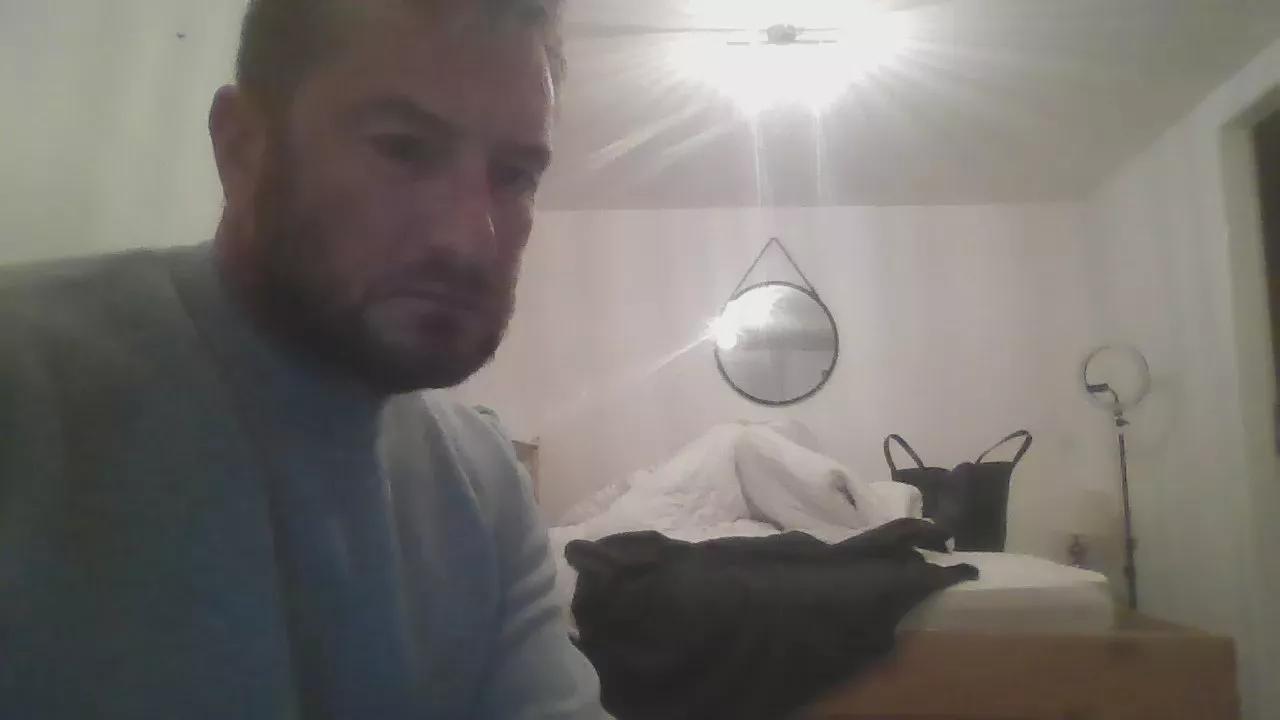 Offline Joy_s_couple on Cam4