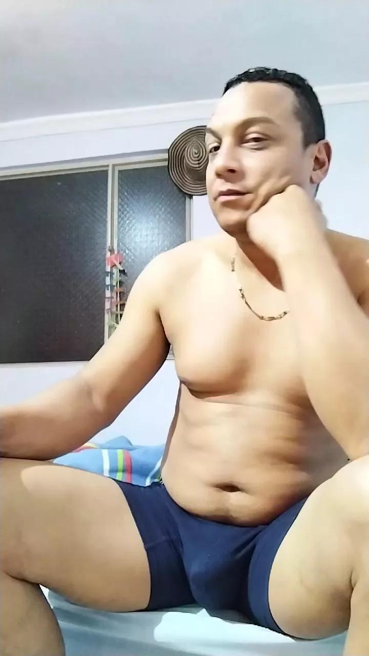 Juanchovergon22 on Cam4 
