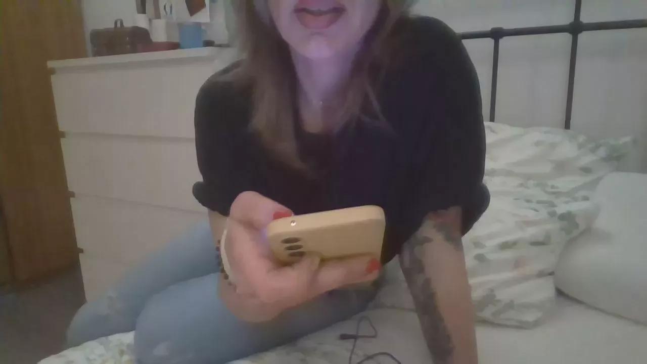 Juicy_lucy_226 on Cam4 