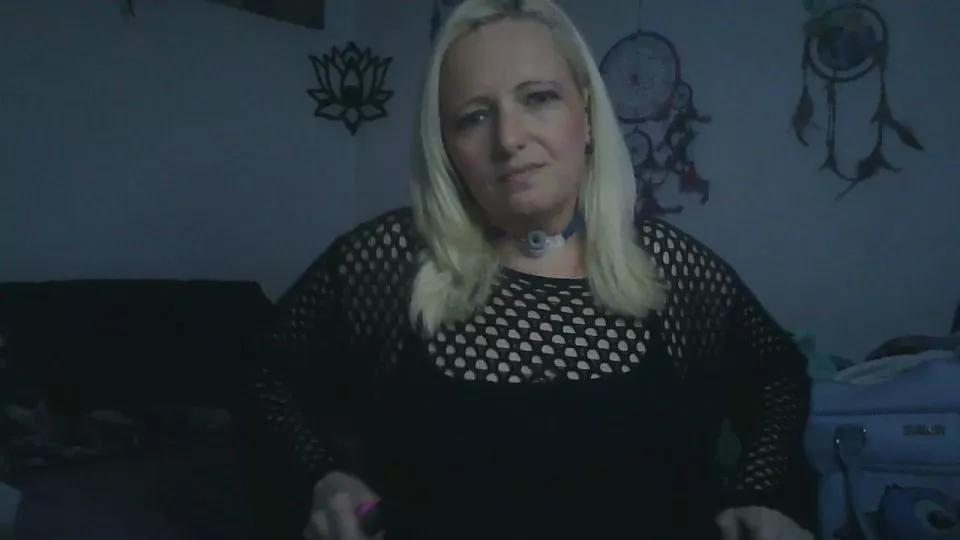 JuliaJamesXX69 on Cam4 