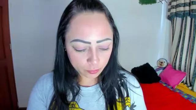 JulianaBravo on Cam4 