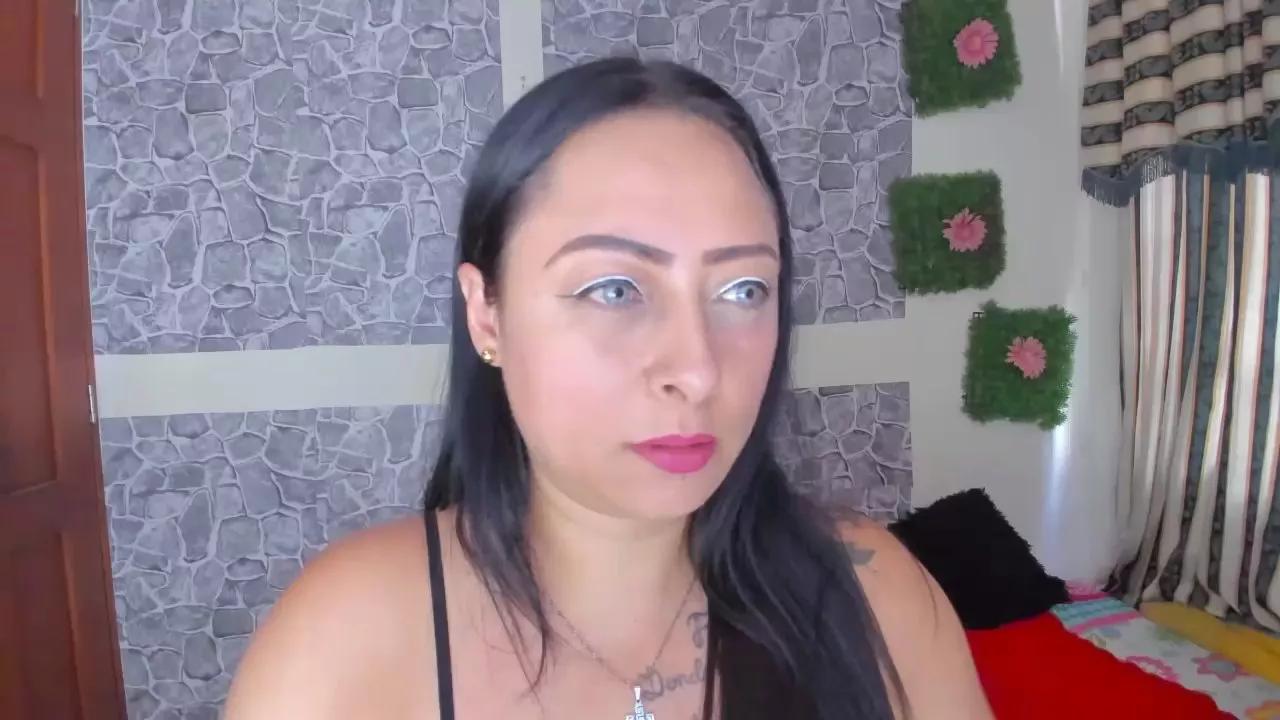 JulianaBravo on Cam4 