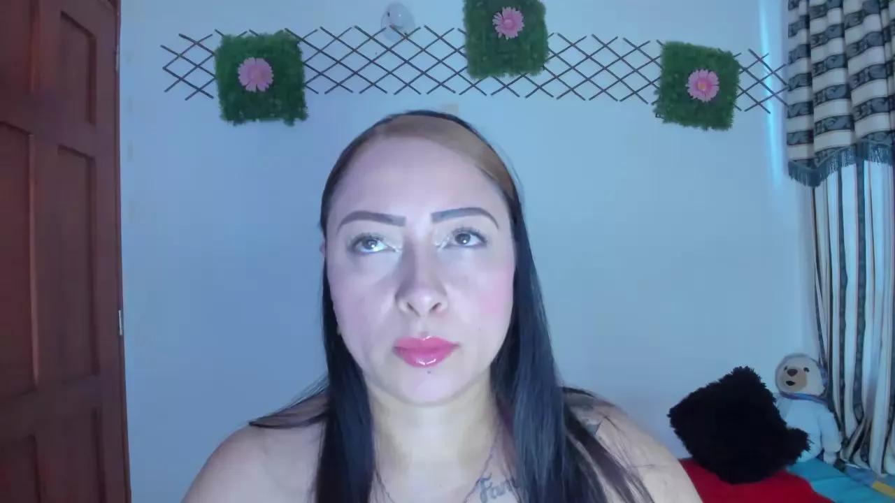 JulianaBravo on Cam4 