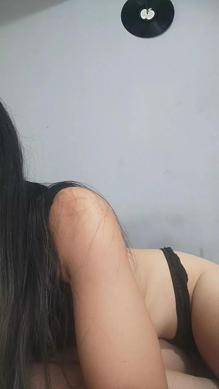JulietaRuzzo on Cam4 