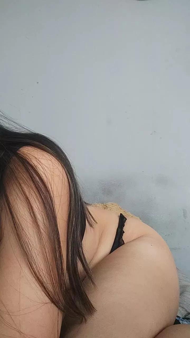 JulietaRuzzo on Cam4 