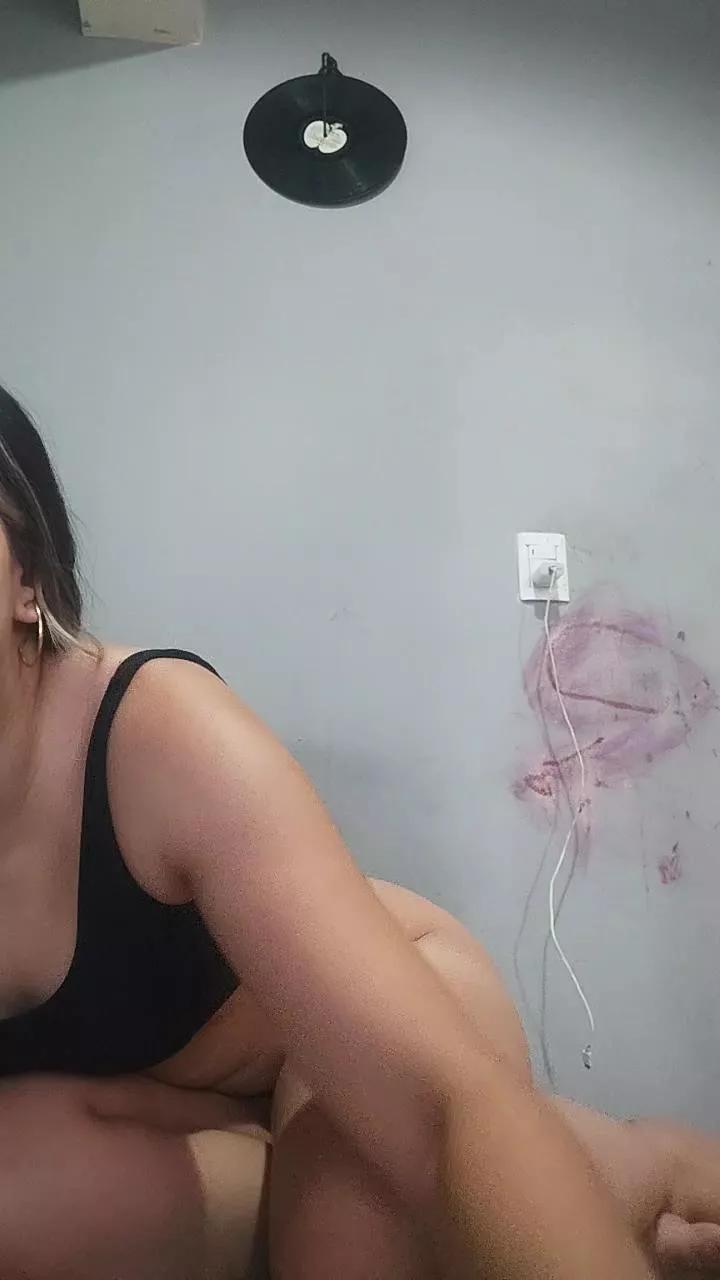 JulietaRuzzo on Cam4 