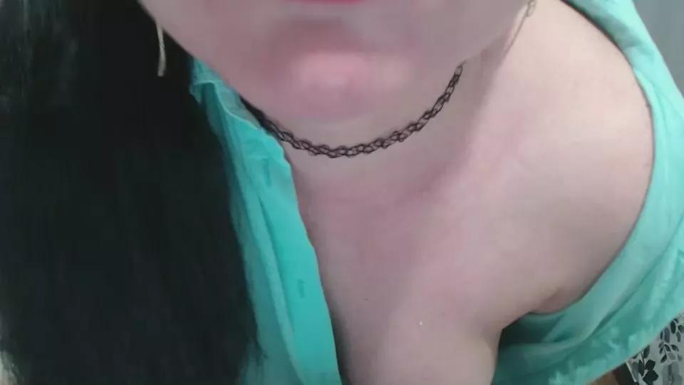 JullieMilf on Cam4 