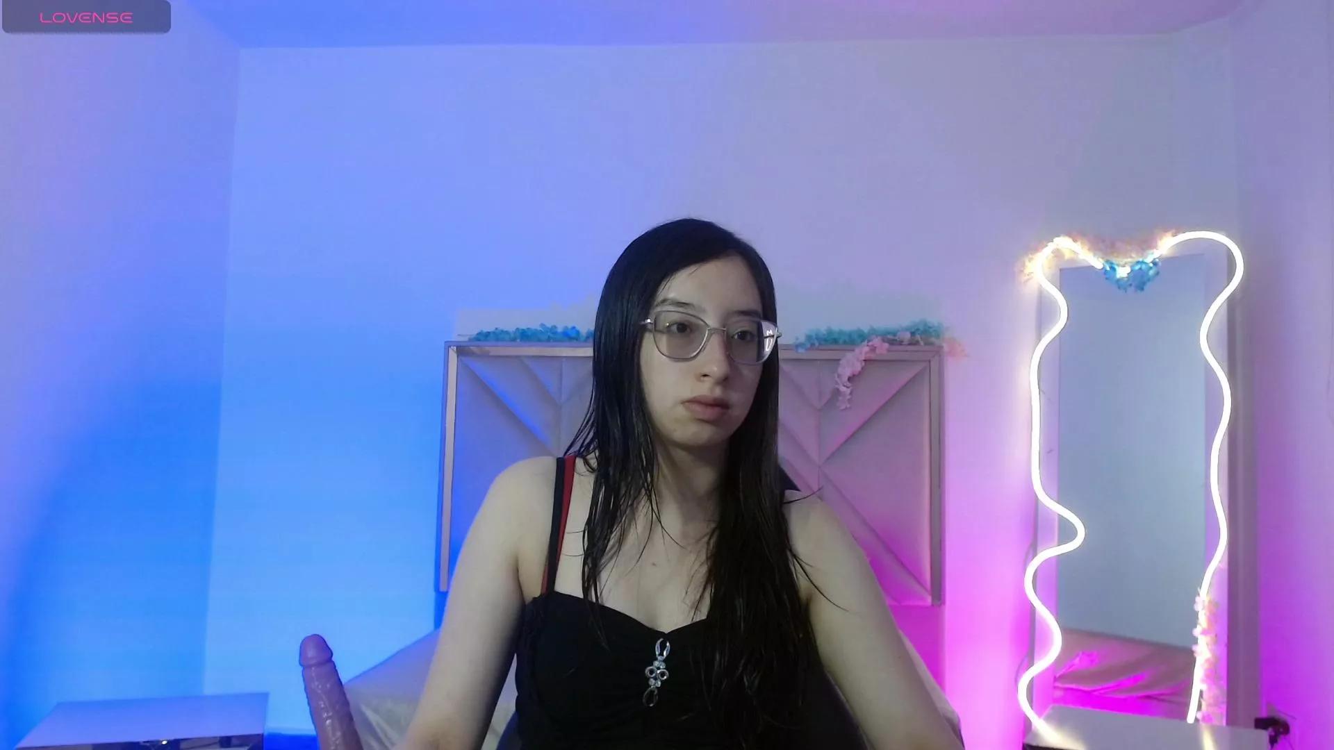 Karly_tay on Cam4 