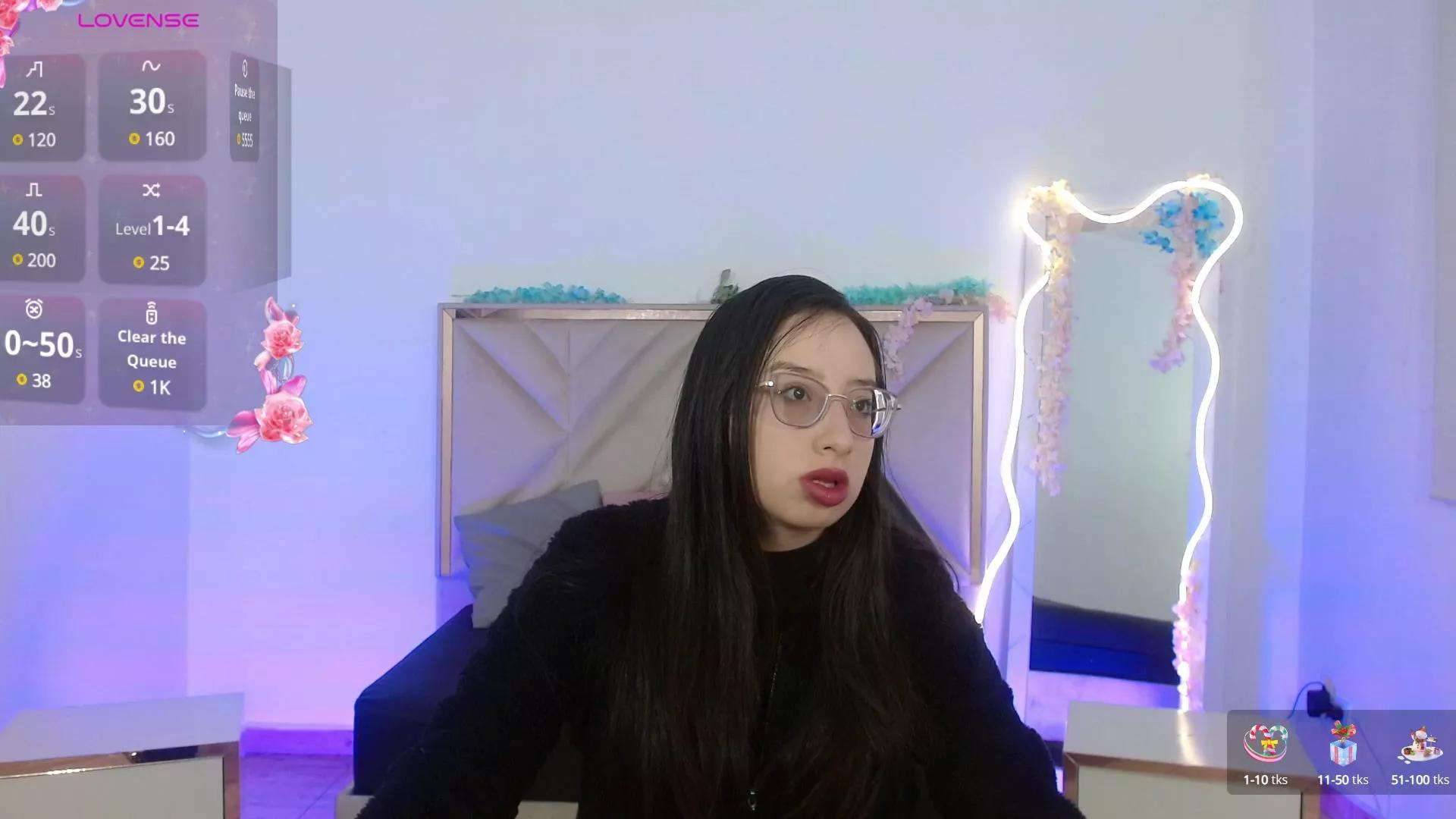 Karly_tay on Cam4 
