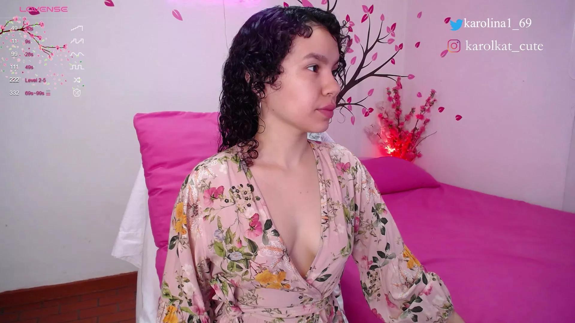 karolina_69cute on Cam4 