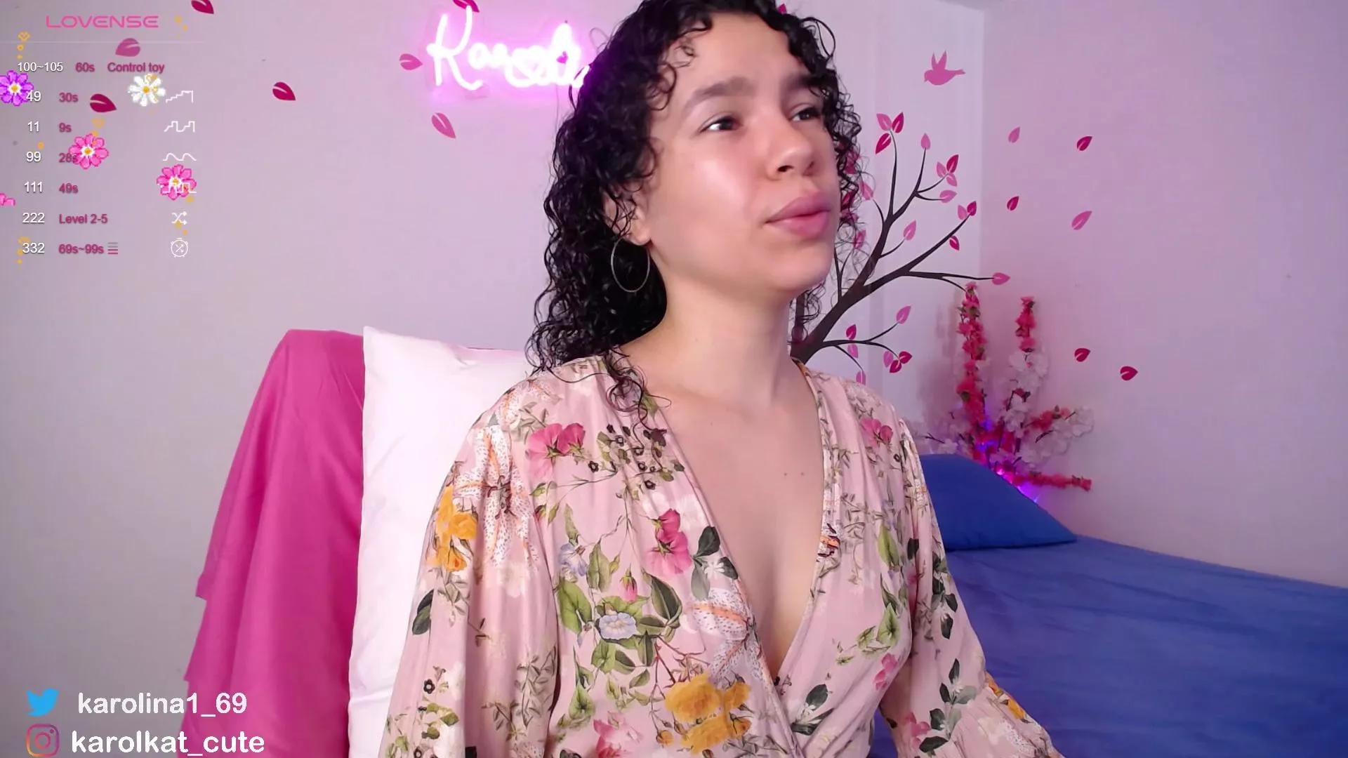 karolina_69cute on Cam4 