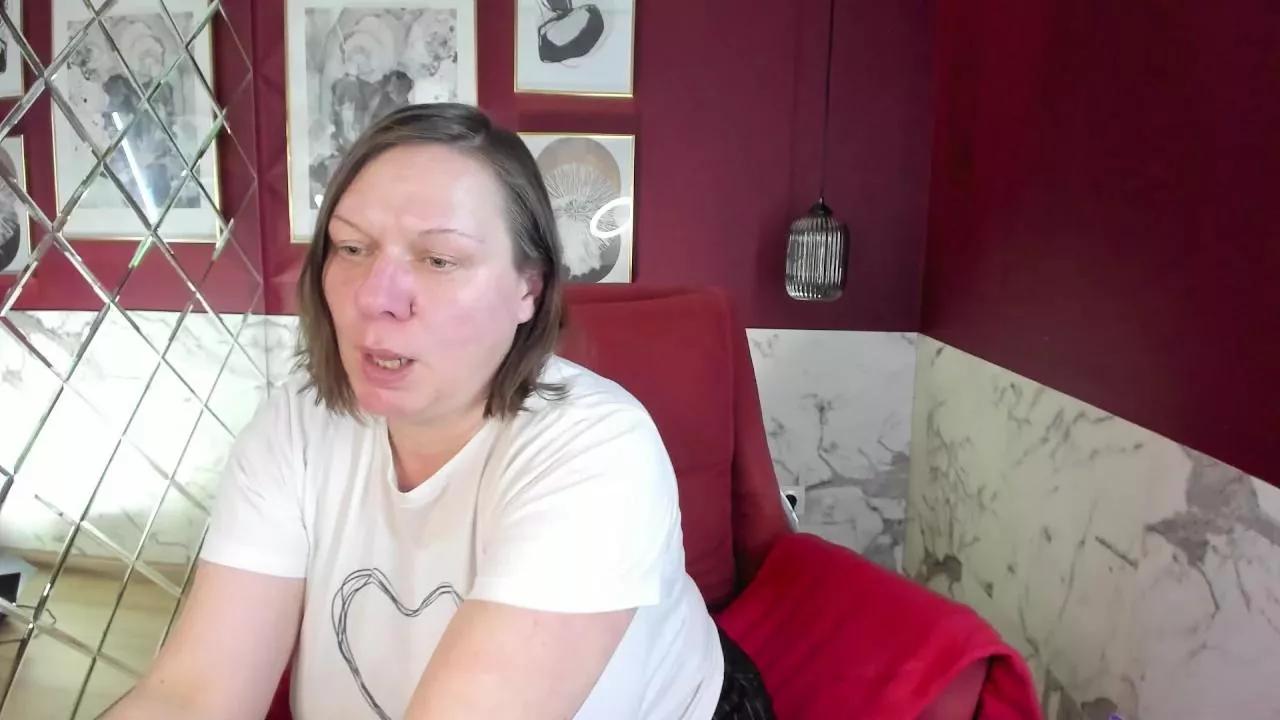 KellyPerfection on Cam4 