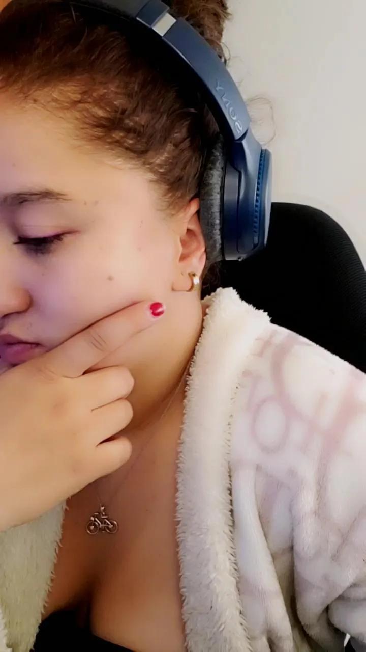 Offline Kerry_jacksonn on Cam4