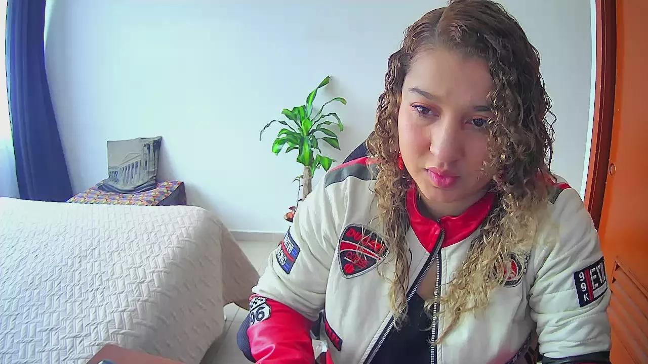 Offline Kerry_jacksonn on Cam4