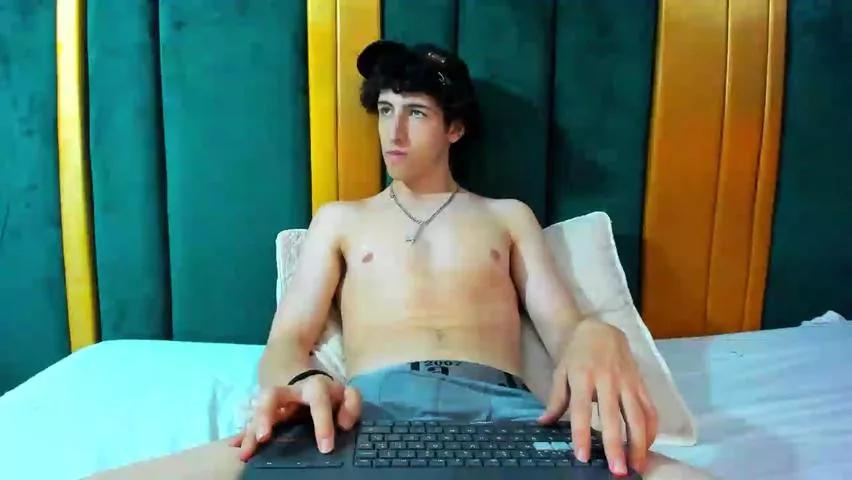 Kervs__ on Cam4 