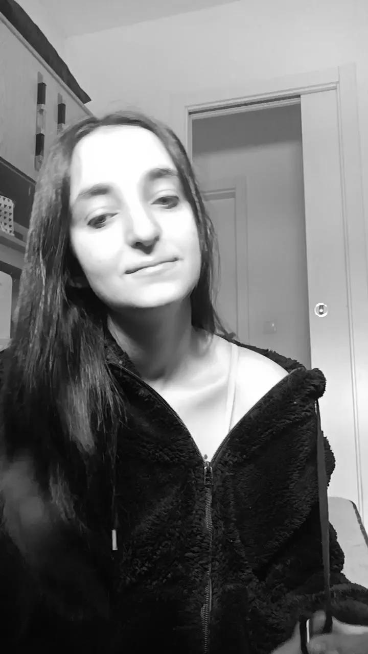 kiara2324 on Cam4 