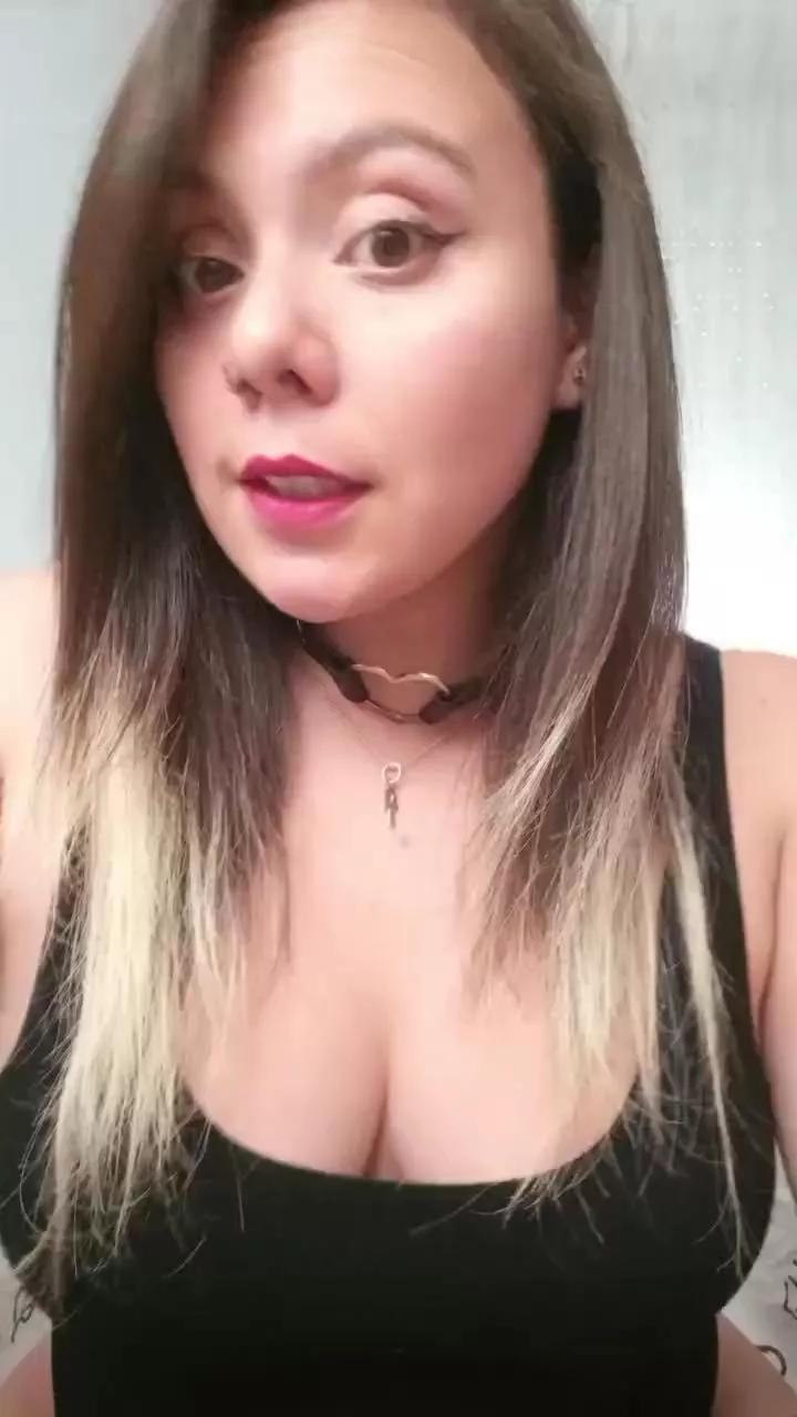 KimieChan on Cam4 