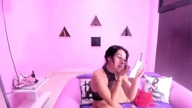 kimmi__doll on Cam4 