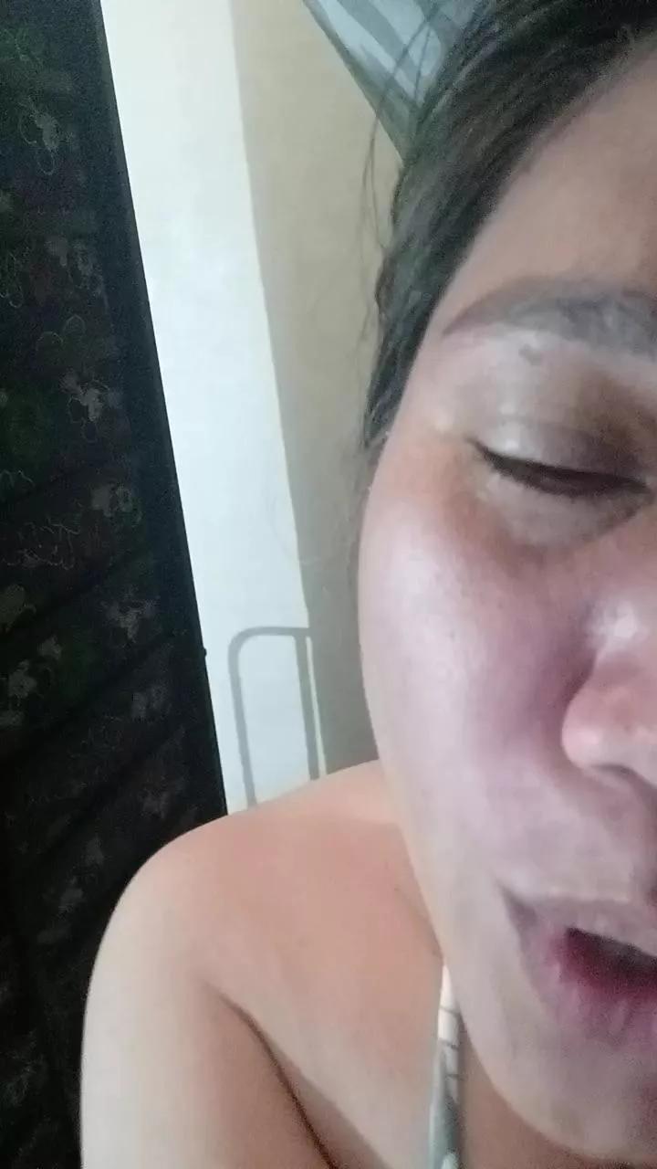 kissandhugme09 on Cam4 