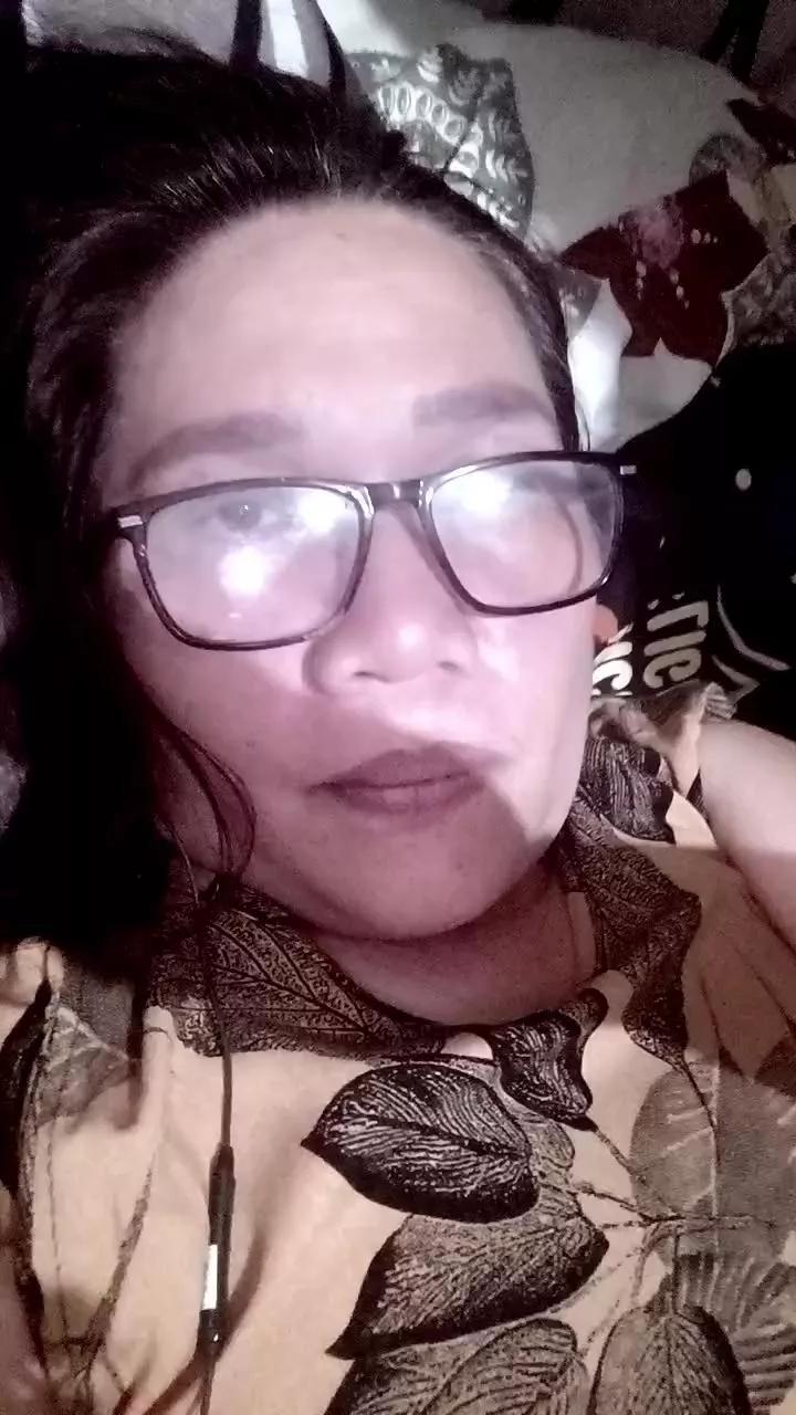 kissandhugme09 on Cam4 