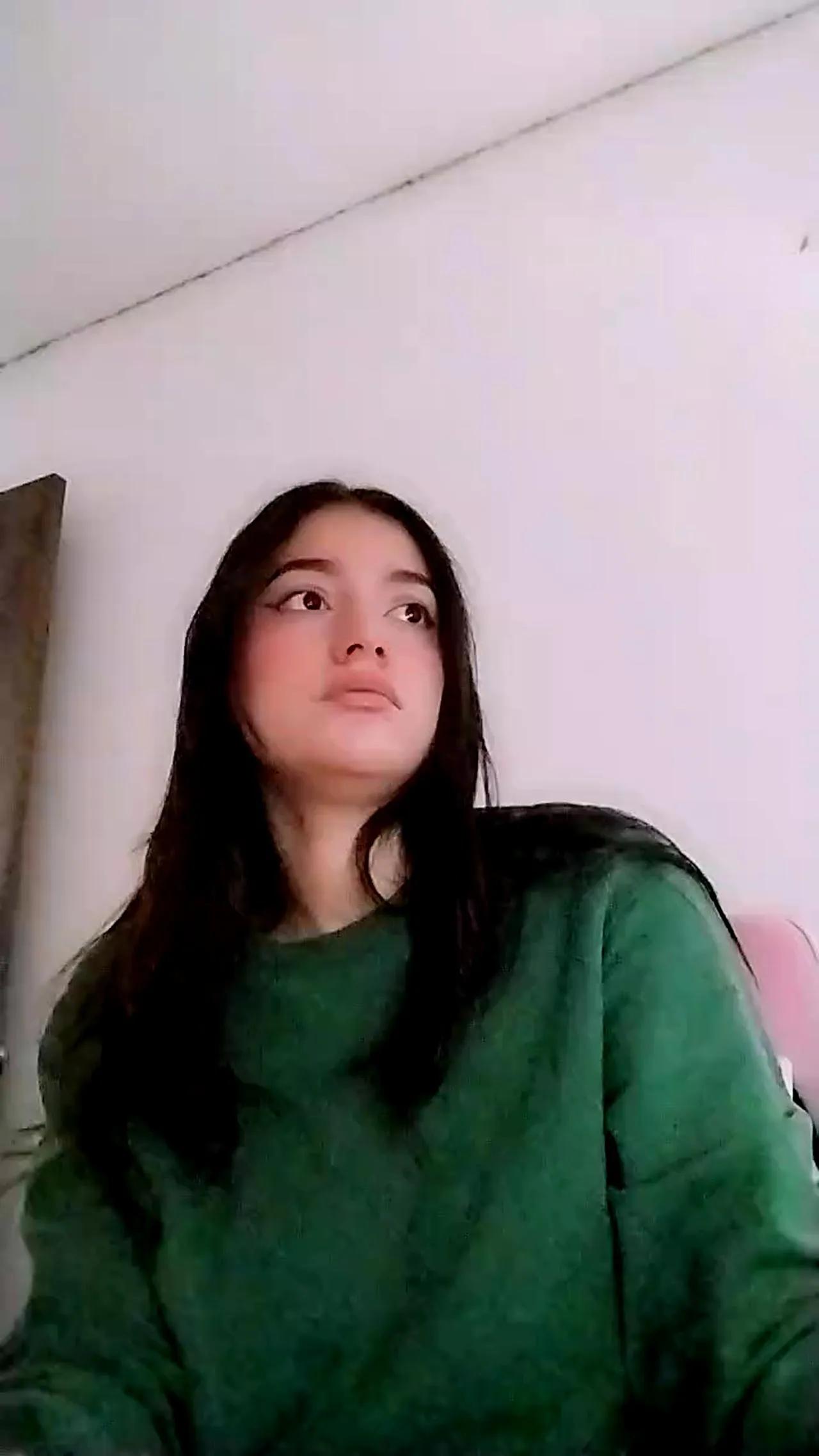 Freechat Kittyfeet1 on Cam4