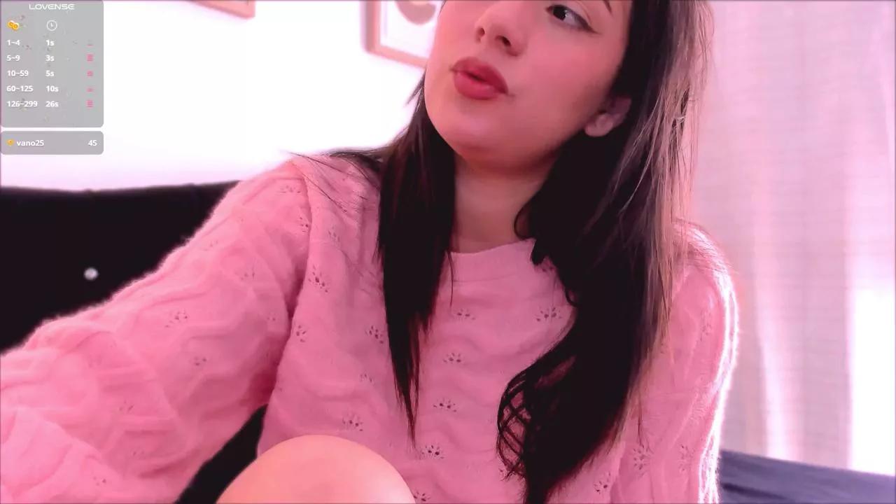 Freechat Kittyfeet1 on Cam4