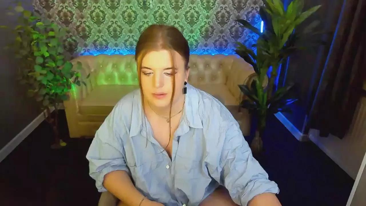 KristiMoons on Cam4 
