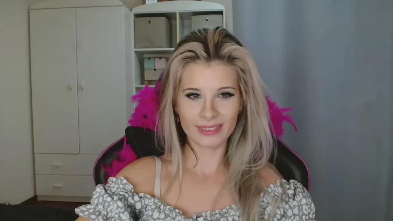 Naked KristineSensual wants you to fuck her body now KristineSensual from Cam4