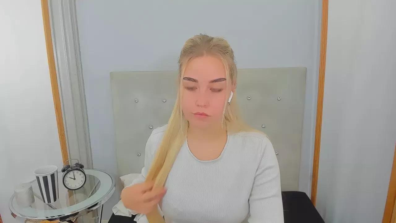 Offline KristyAlone on Cam4