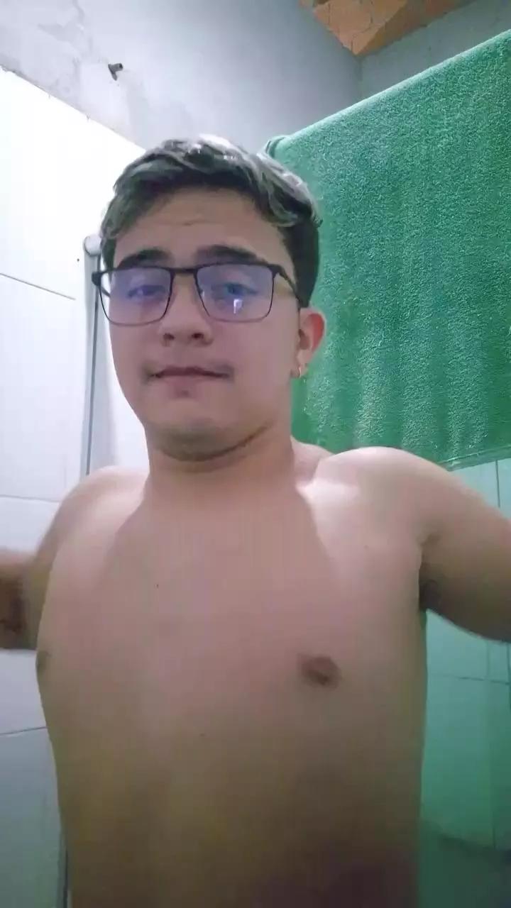 kuro37 on Cam4 