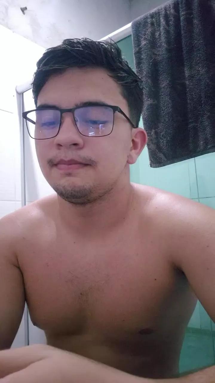 kuro37 on Cam4 