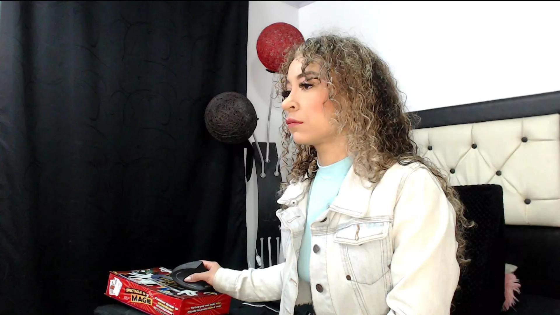 Kylie_Jen on Cam4 