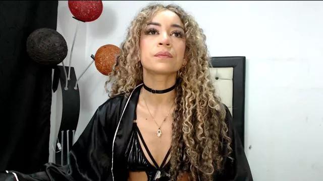 Kylie_Jen on Cam4 