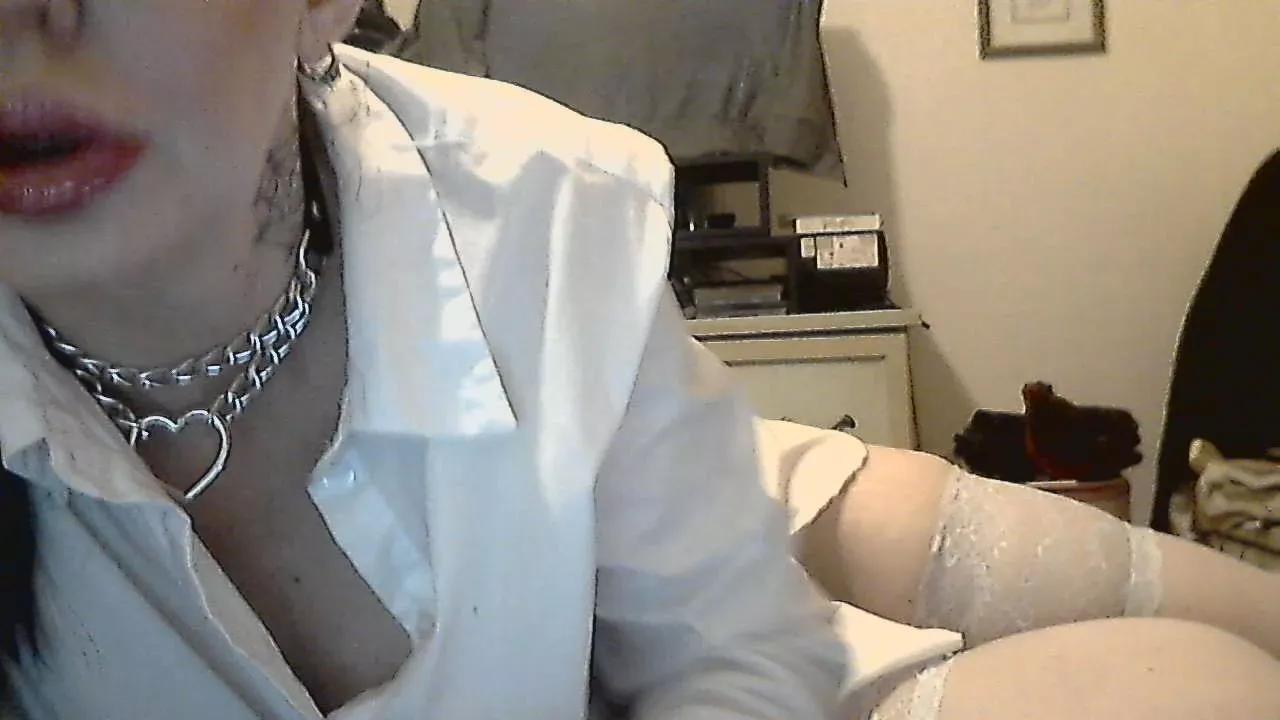 Lady_Goth73 on Cam4 