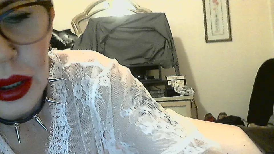 Lady_Goth73 on Cam4 
