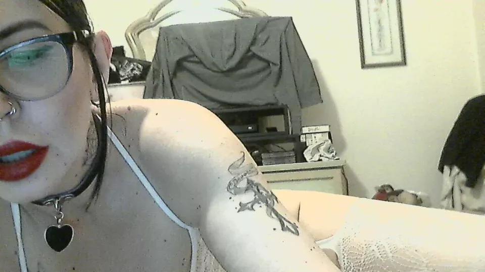 Lady_Goth73 on Cam4 