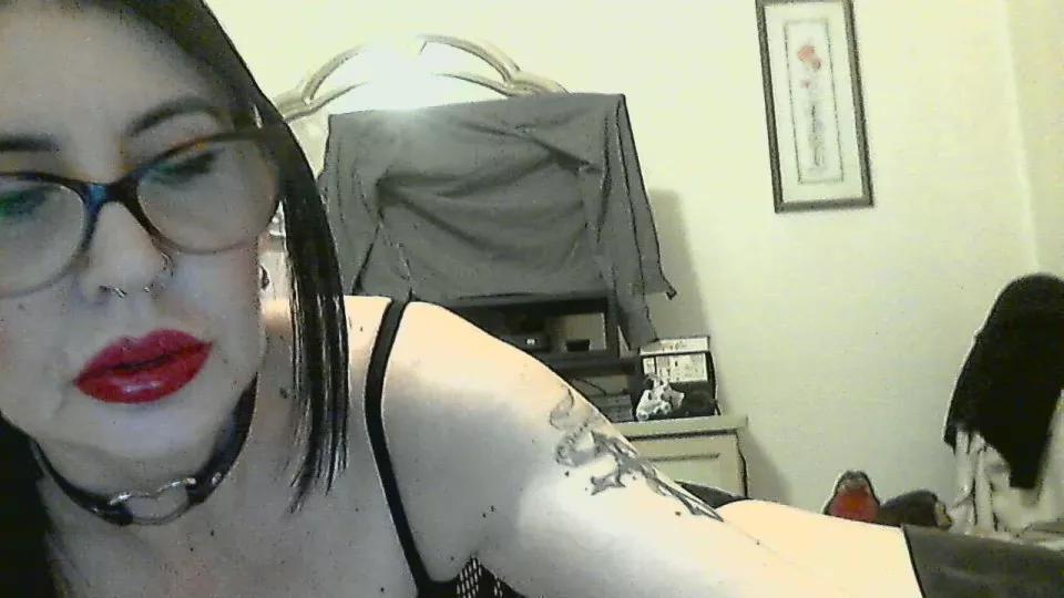 Lady_Goth73 on Cam4 