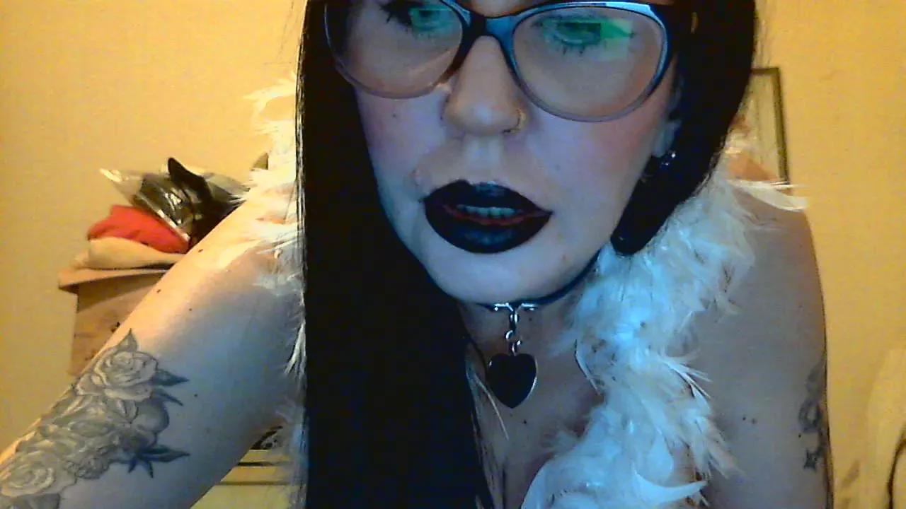 Lady_Goth73 on Cam4 