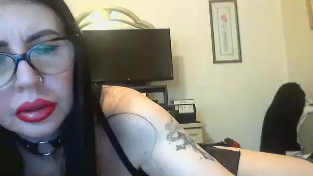 Lady_Goth73 on Cam4 