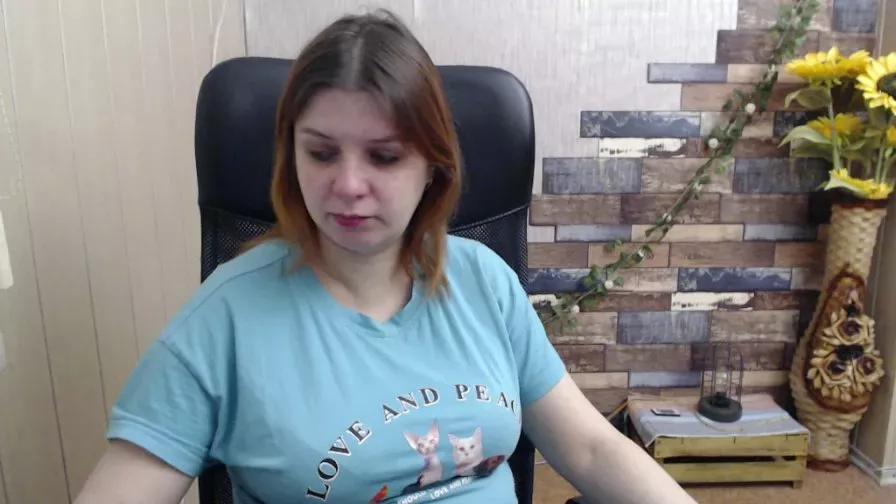 Lady_In_Dreams on Cam4 