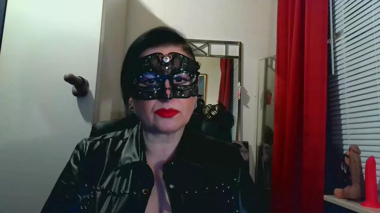 LadyMaxime6 on Cam4 