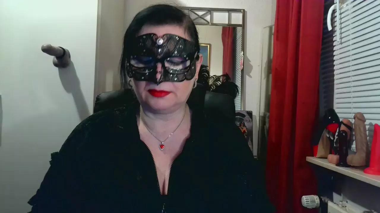 LadyMaxime6 on Cam4 