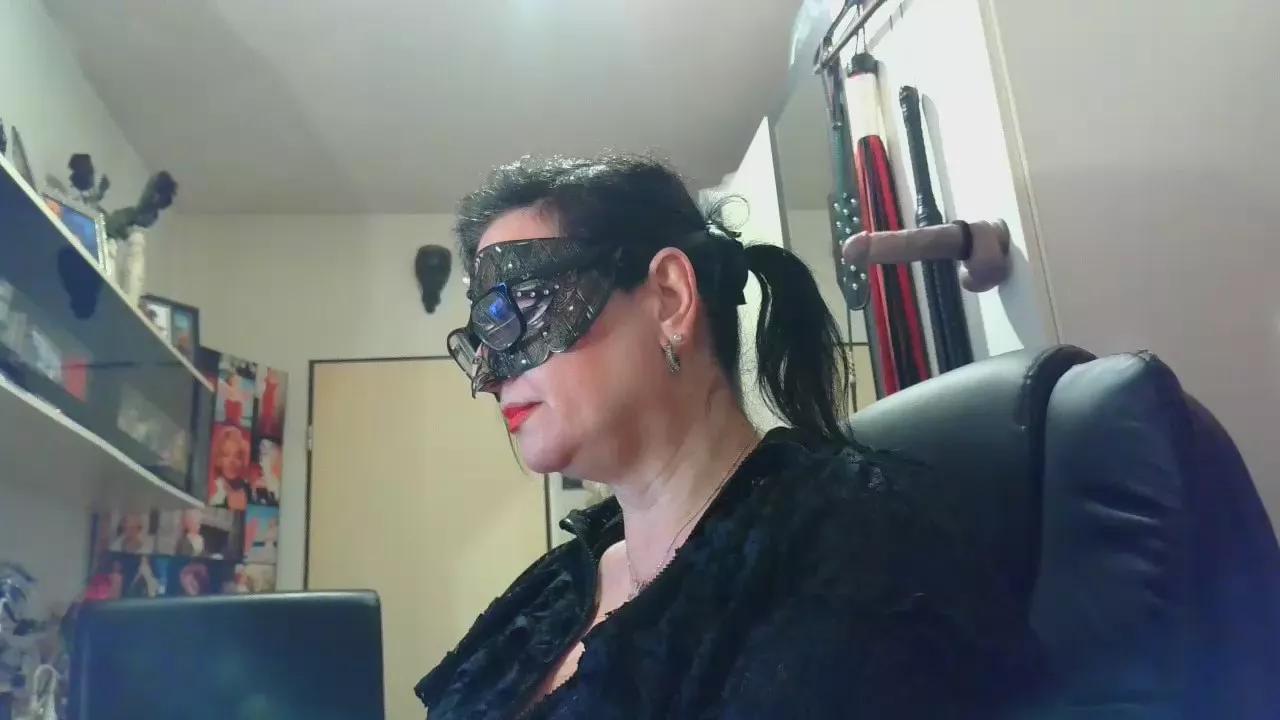LadyMaxime6 on Cam4 