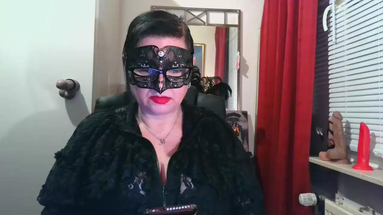 LadyMaxime6 on Cam4 