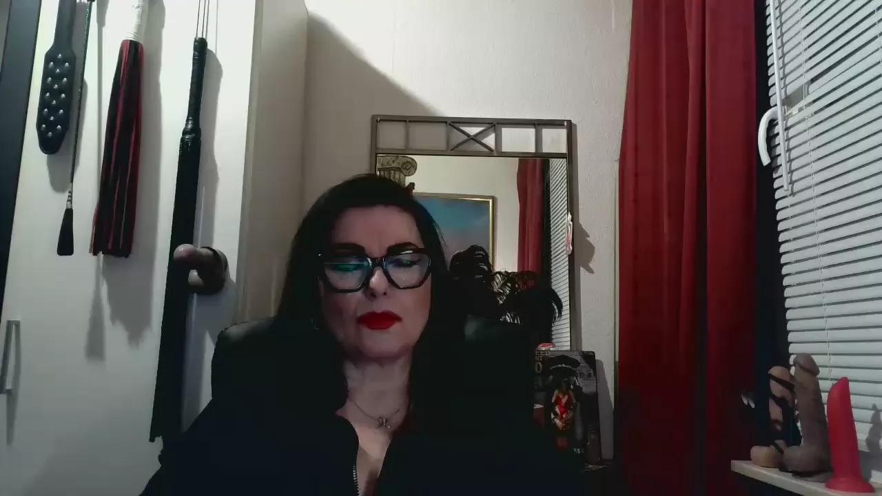LadyMaxime6 on Cam4 