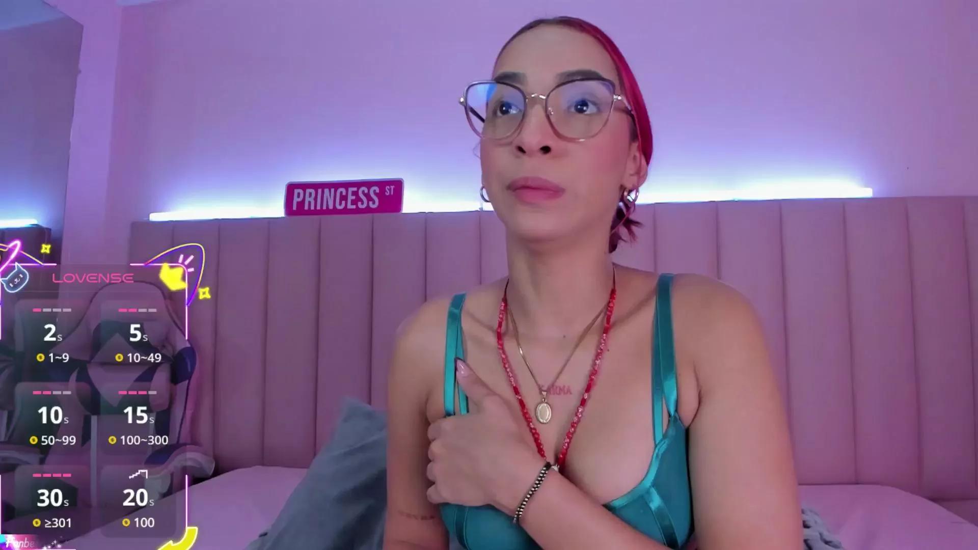ladymonserrat on Cam4 