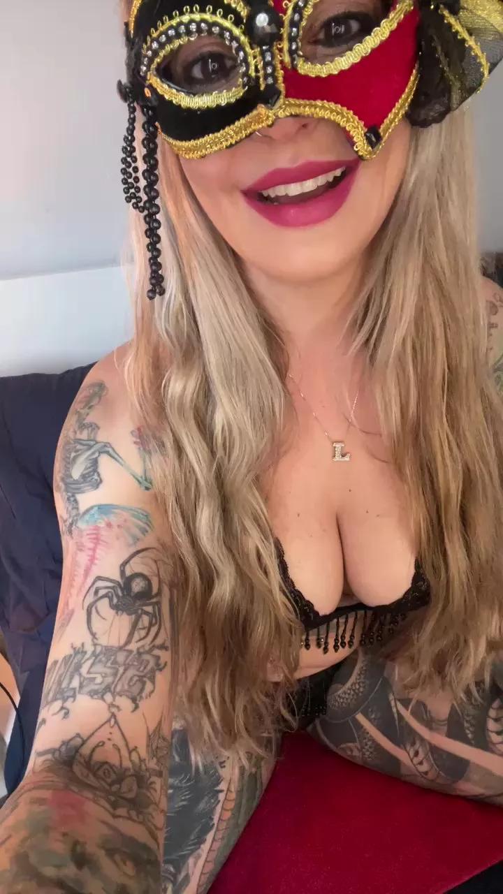 Ladyofthenight7 on Cam4